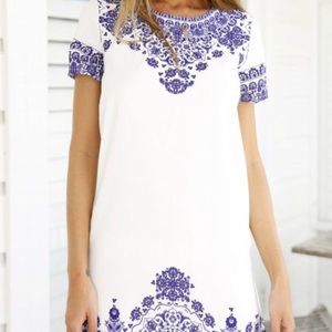 Short Sleeve Vintage Blue and White Pattern Dress
